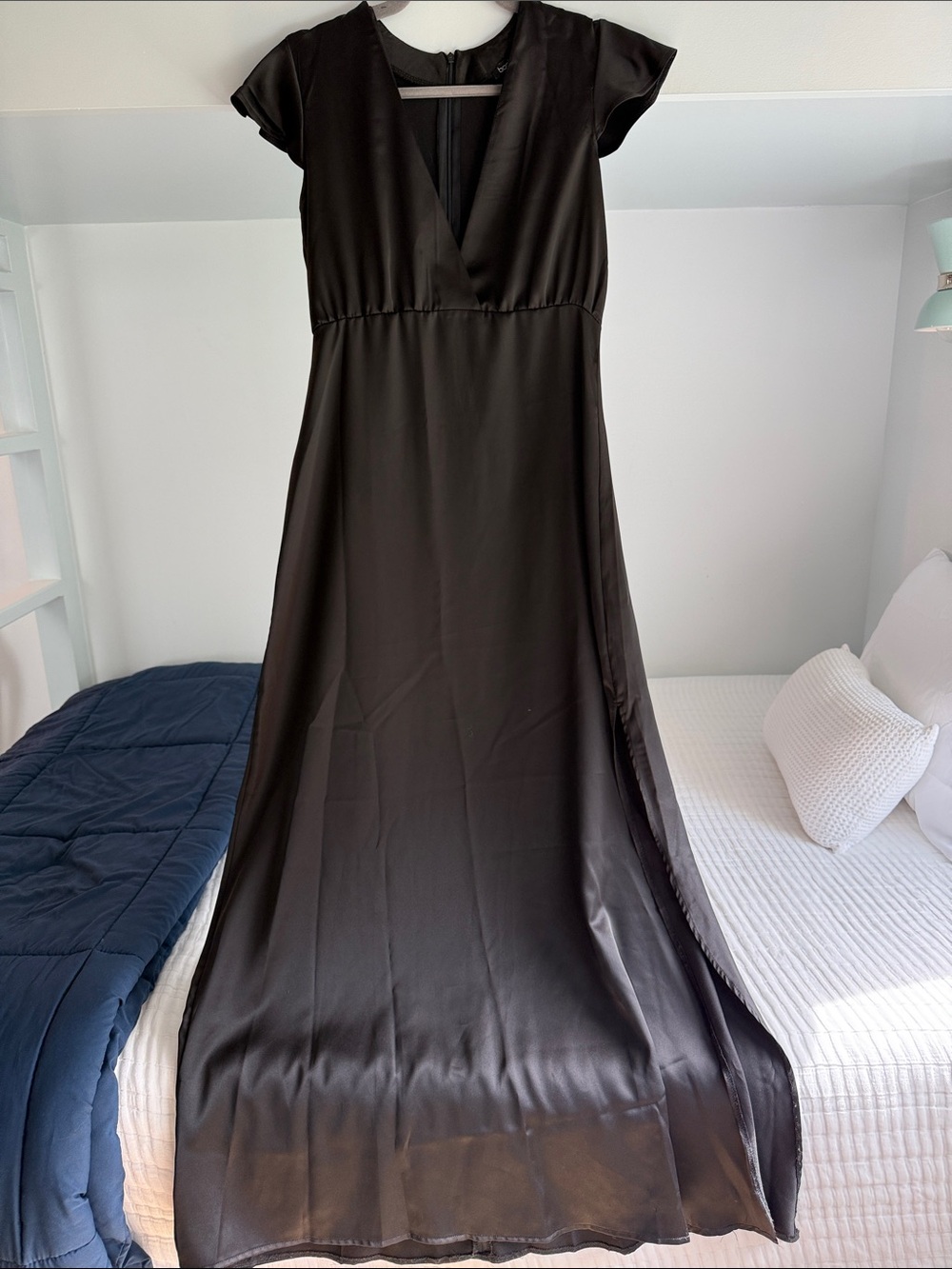Boohoo Black V-Neck Cap-Sleeve Maxi Dress